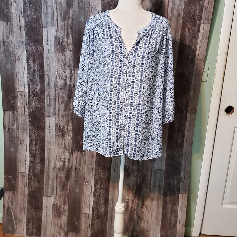 Blue and White Relaxed Tunic with 3/4 Sleeves